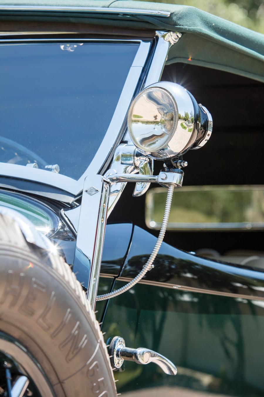 Детали экстерьера Mercedes-Benz 500K Tourenwagen 2 Turen (W29) 1934 года  (фото 9 из 32)